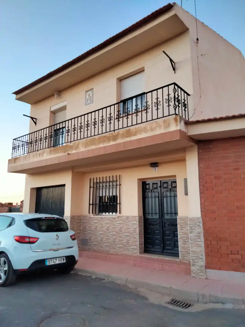 Exterior view of Houses for sale in El Robledo    with Heating, Private garden and Terrace