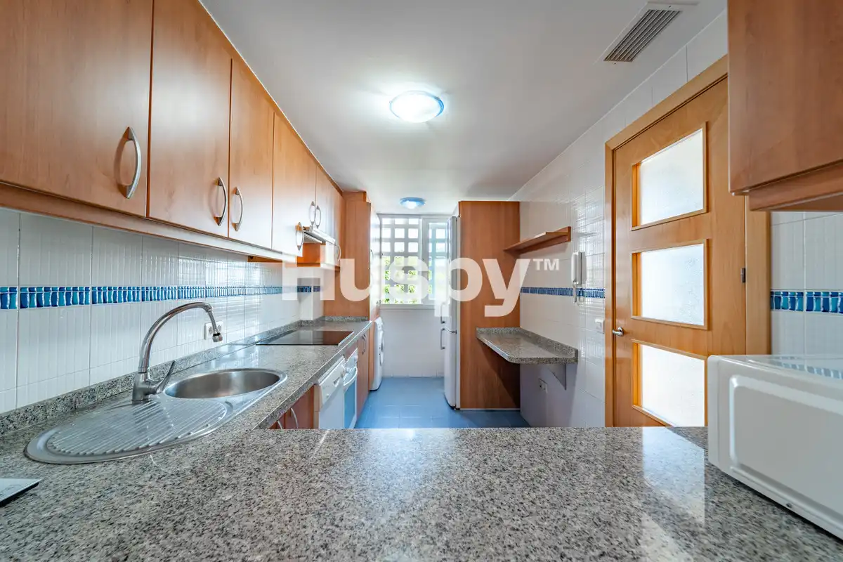 Casa aparellada amb terrassa en venda a Urbanizacion Arroyo Las Cañas, imagen 8
