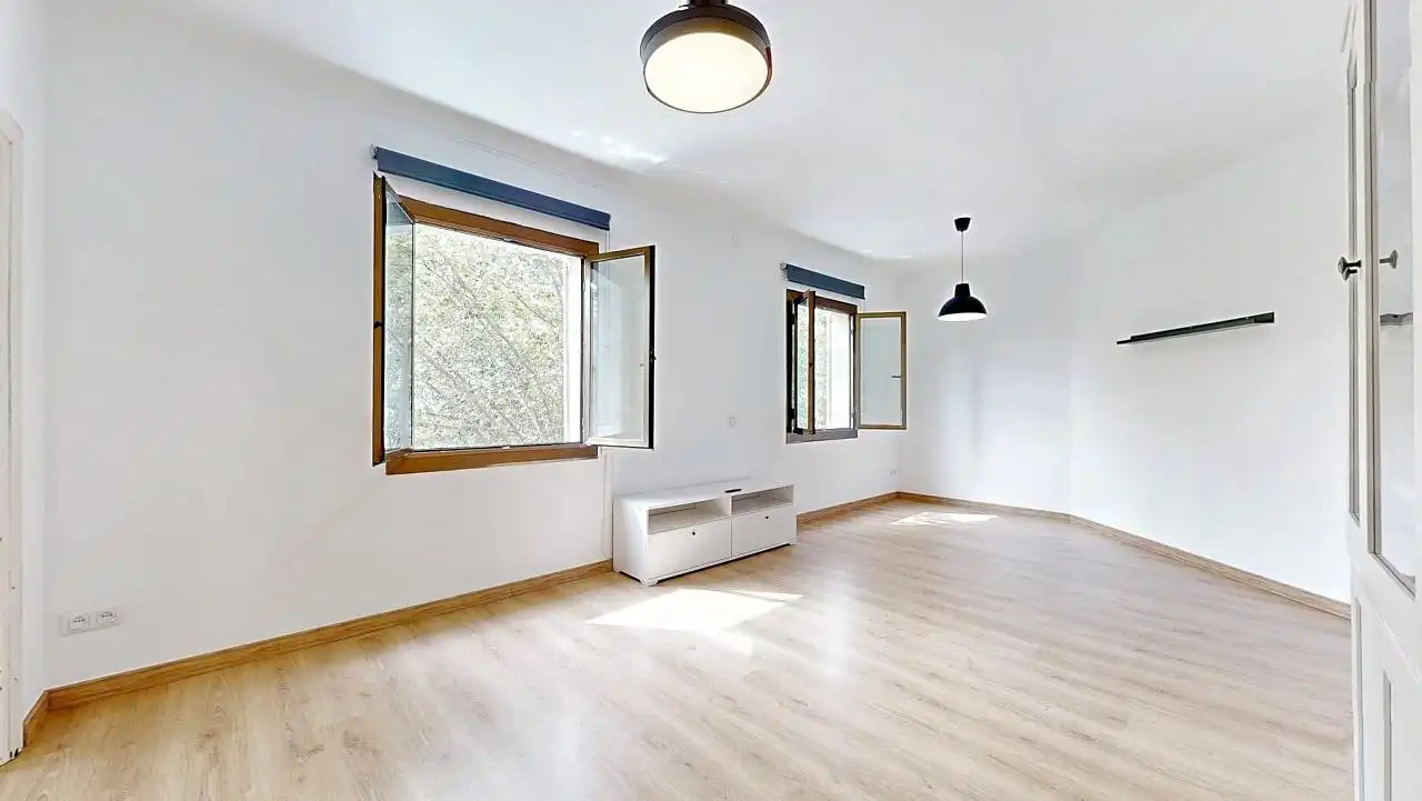 Sala d'estar de Pis en venda en Barcelona amb Parquet