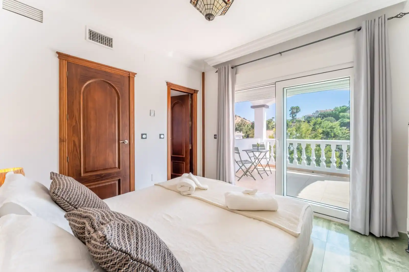 Habitación de Casa adosada de alquiler en Benalmádena con Aire acondicionado, Terraza y Trastero