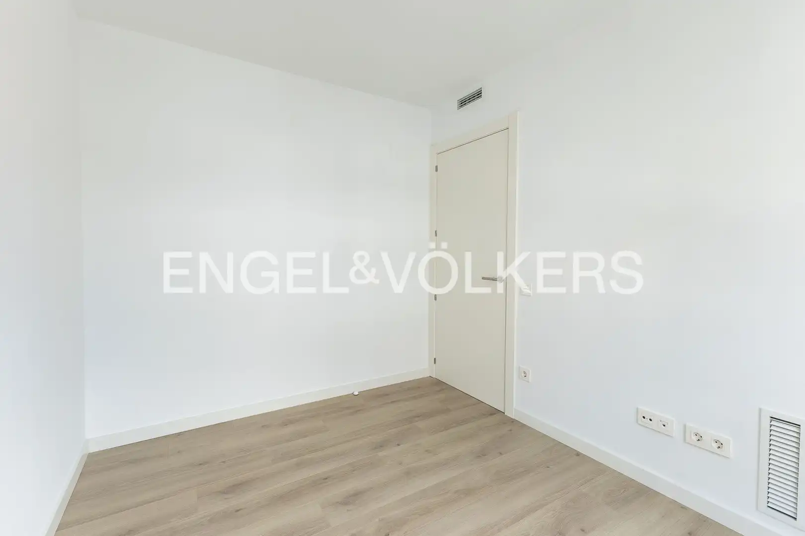 Balcony of Flat for rent in Esplugues de Llobregat  with Air Conditioner, Heating and Parquet flooring