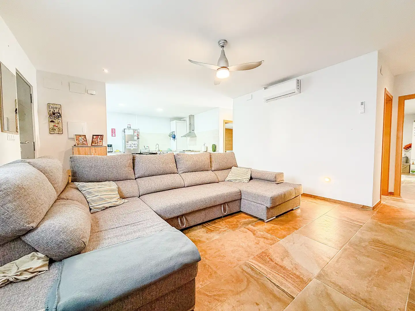 Sala d'estar de Dúplex en venda en Elda amb Aire condicionat i Moblat