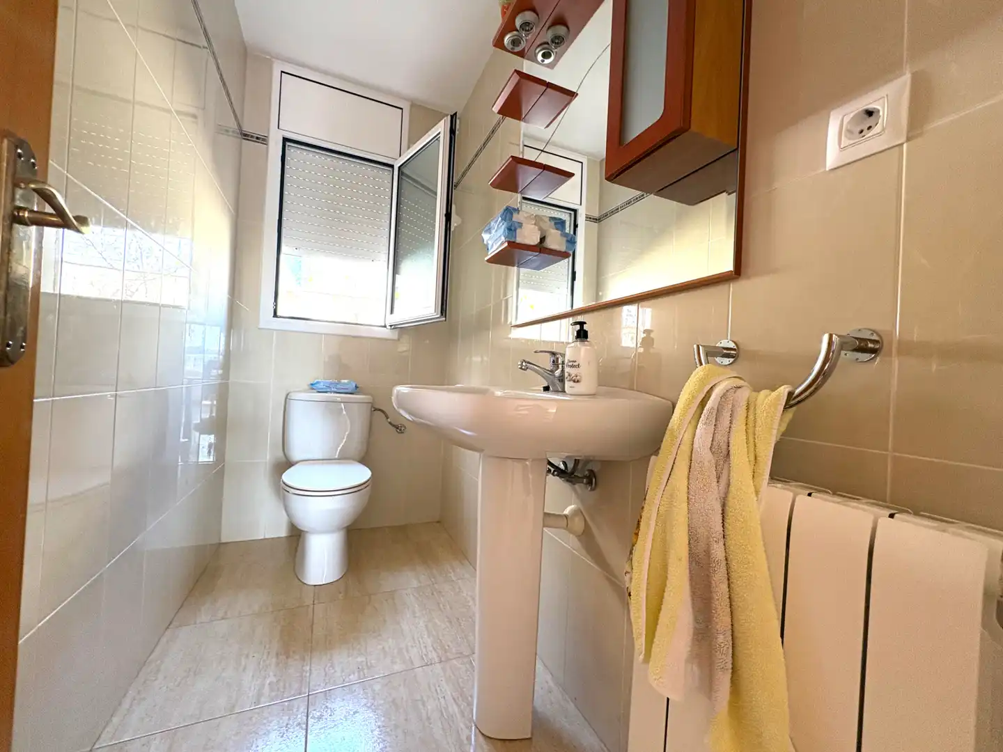 Baño de Casa adosada en venta en La Pobla de Montornès   con Calefacción, Jardín privado y Terraza