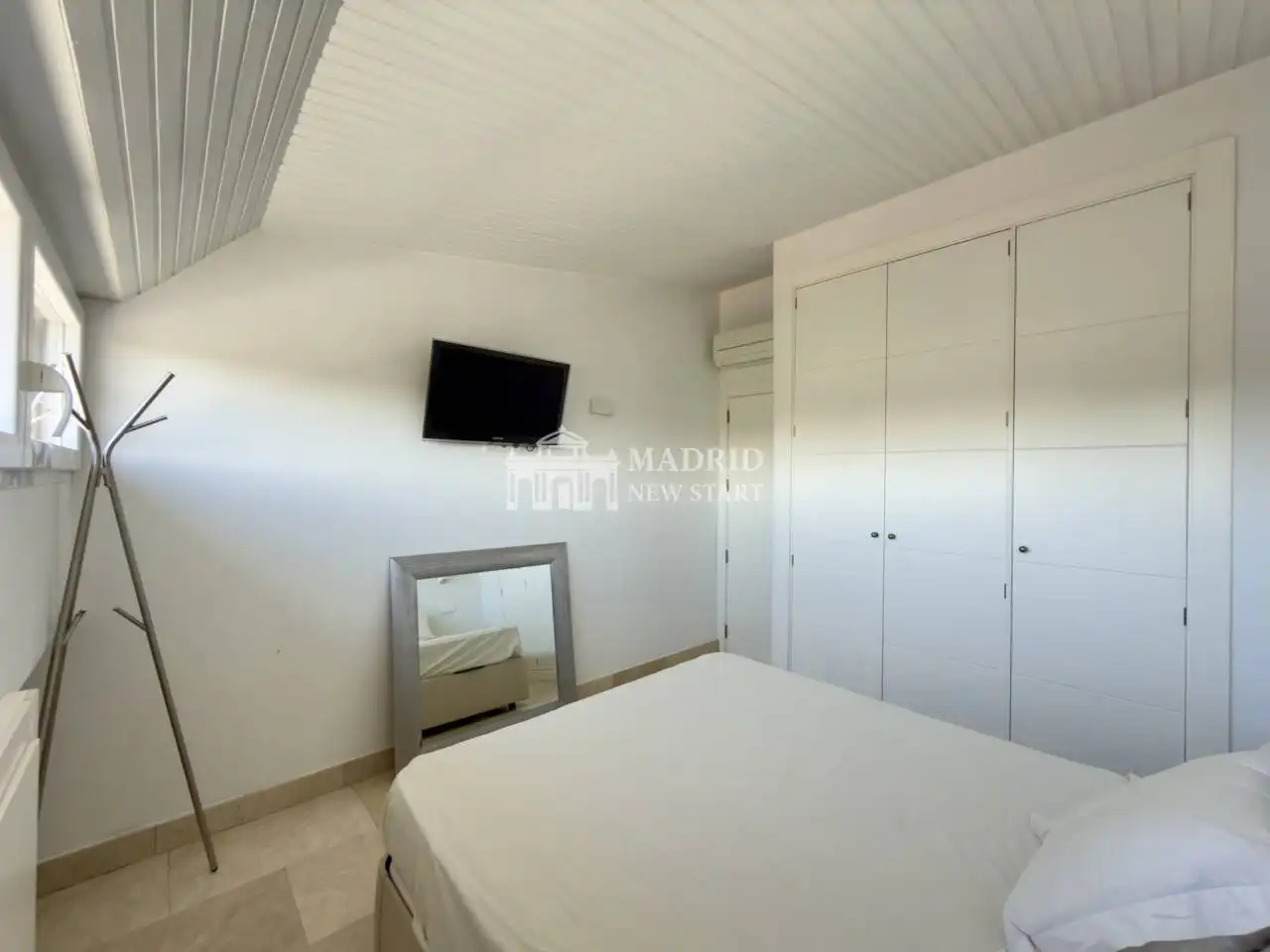 Habitación de Dúplex de alquiler en Madrid con Aire acondicionado, Calefacción y Amueblado