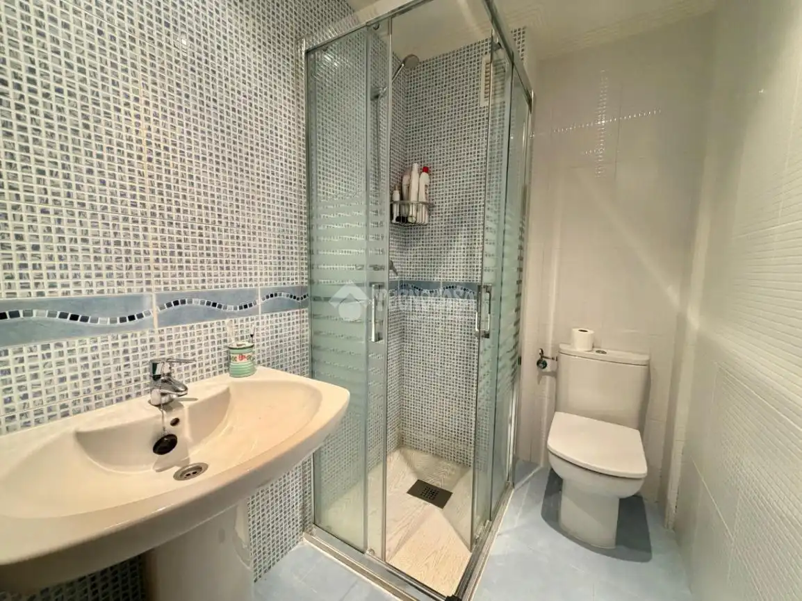 Bathroom of Flat for sale in Palencia  with Heating, Terrace and Storage room