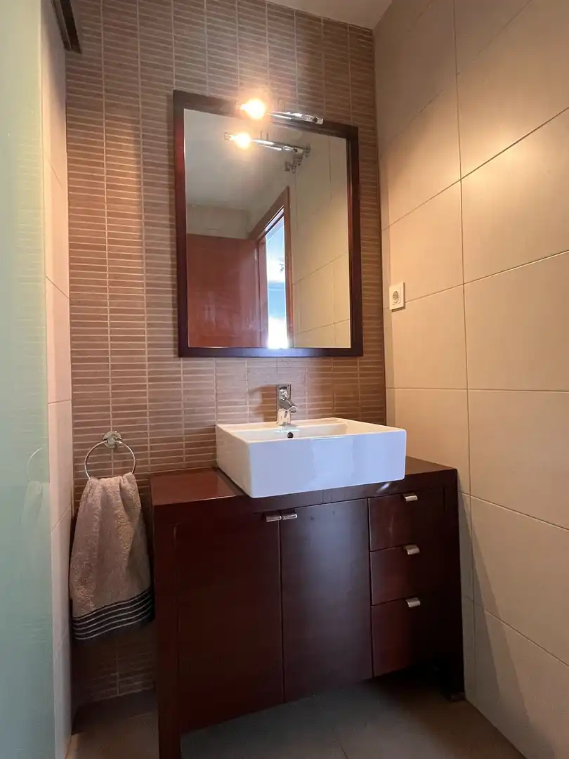 Bathroom of Apartments for rent in Terrassa  with Air Conditioner and Heating
