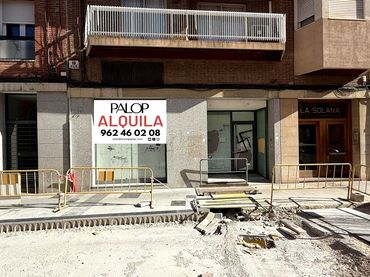 Locale commerciale in affitto a Carcaixent