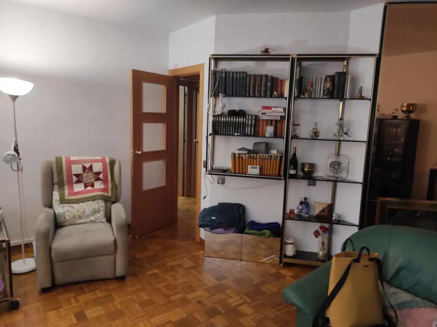 Living room of Ground floor for sale in Esplugues de Llobregat  with Air Conditioner, Heating and Parquet flooring