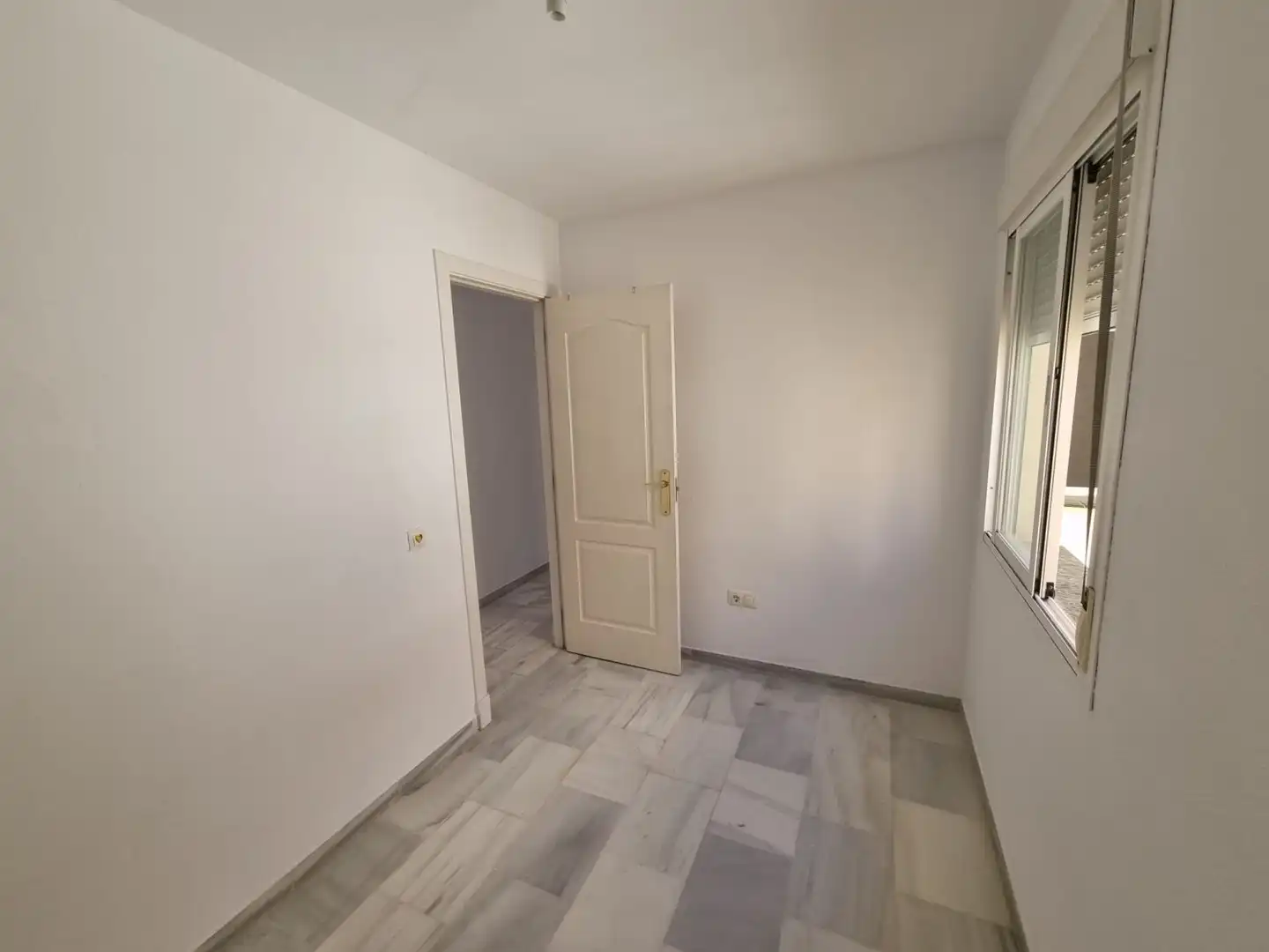 Piso en venta en Fuengirola con Terraza y Piscina comunitaria
