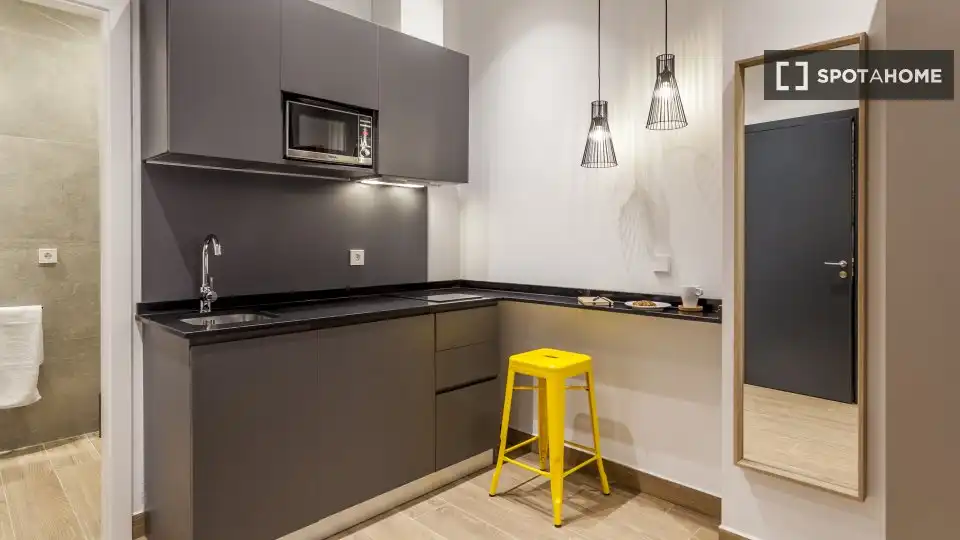 Kitchen of Flat for rent in Valencia  with Air Conditioner, Heating and Furnished