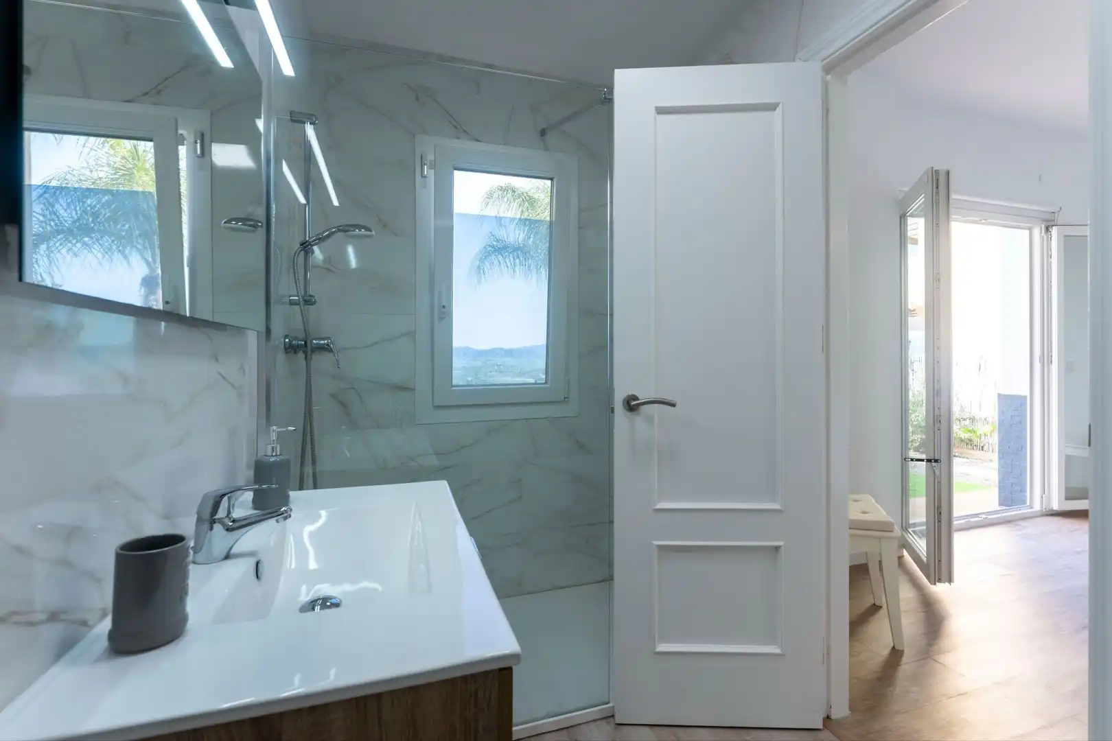 Bathroom of Houses for sale in Coín  with Swimming Pool