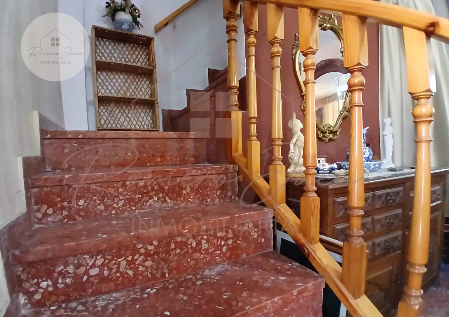 Casa o xalet en venda en Jaén amb Calefacció, Traster i Moblat