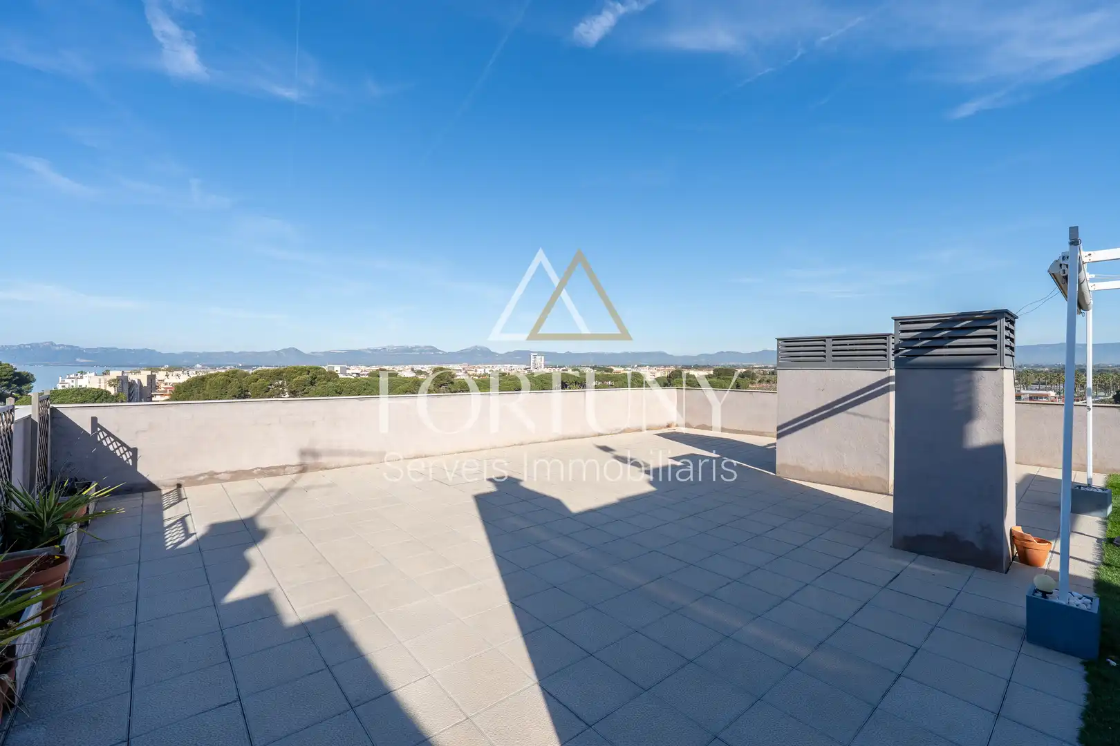 Terrasse von Dachboden zum Verkauf in Cambrils mit Klimaanlage, Abstellraum und Schwimmbad