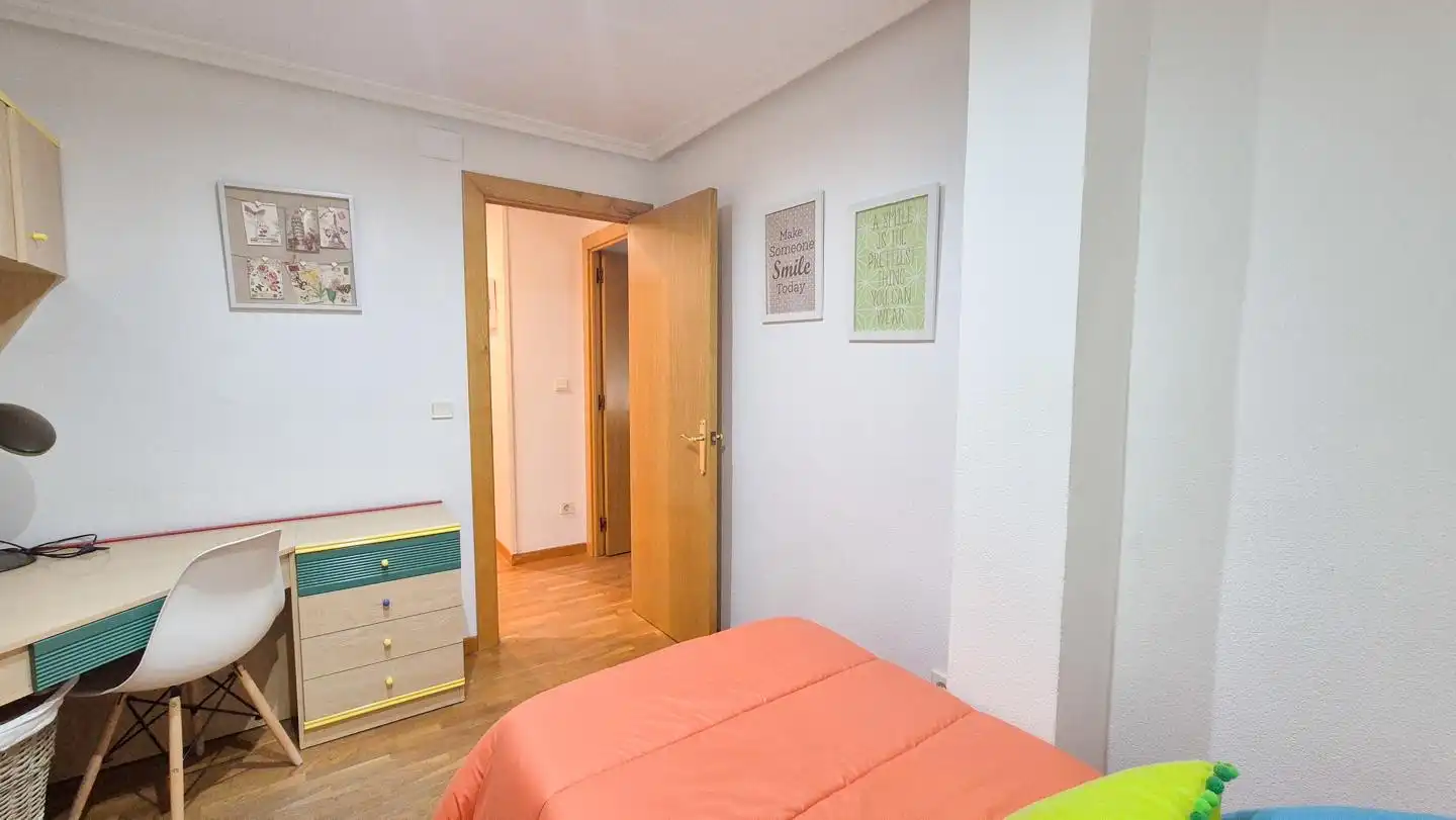 Flat for rent in Plaza Crevillente - Antiguos Juzgados - El Asilo