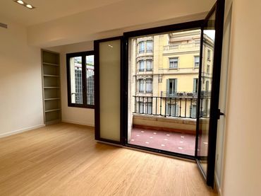 Flat with lift for sale in Eixample