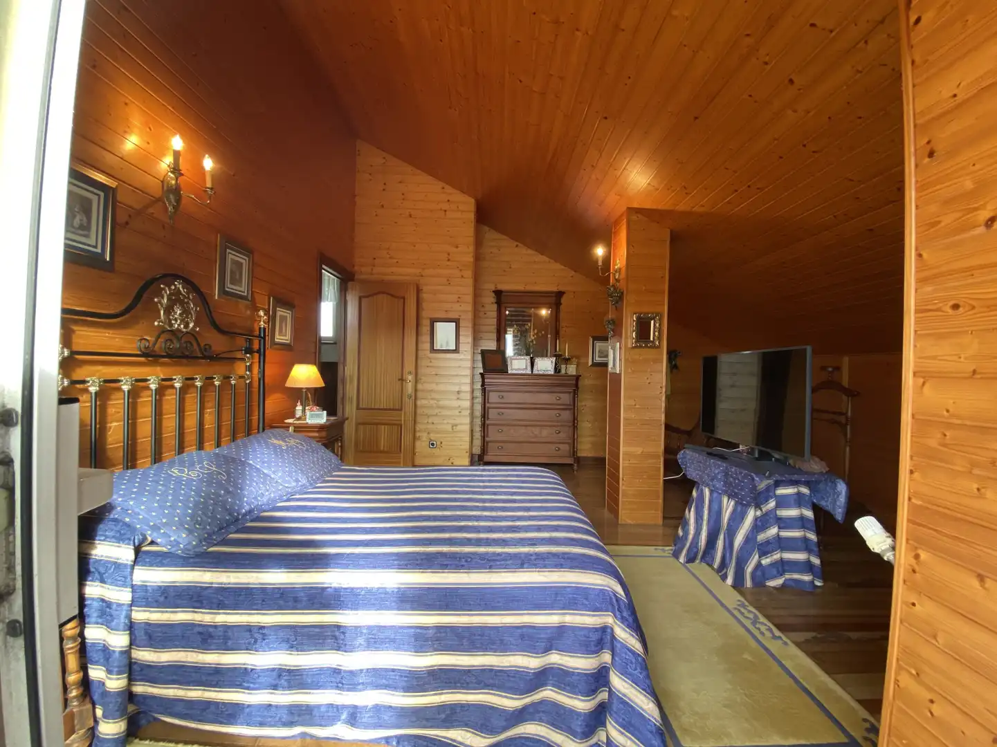 Bedroom of Detached homes for sale in Torrelavega   with Heating, Private garden and Parquet flooring