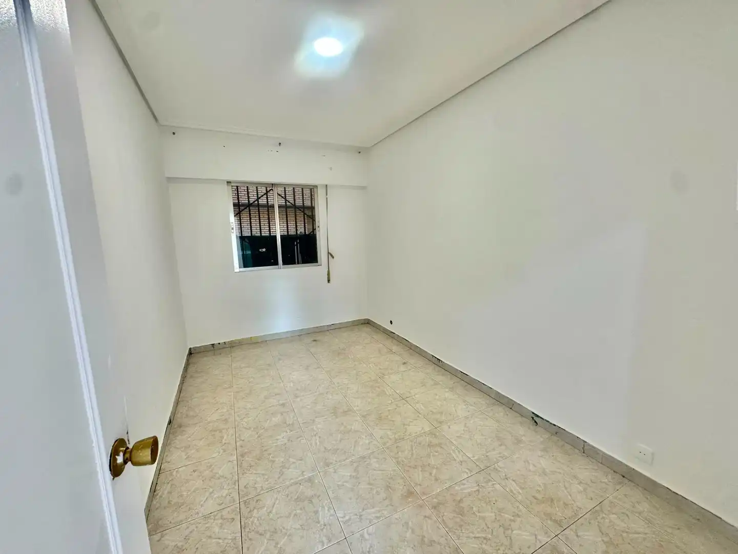 Habitación de Piso en venta en  Logroño con Calefacción y Terraza