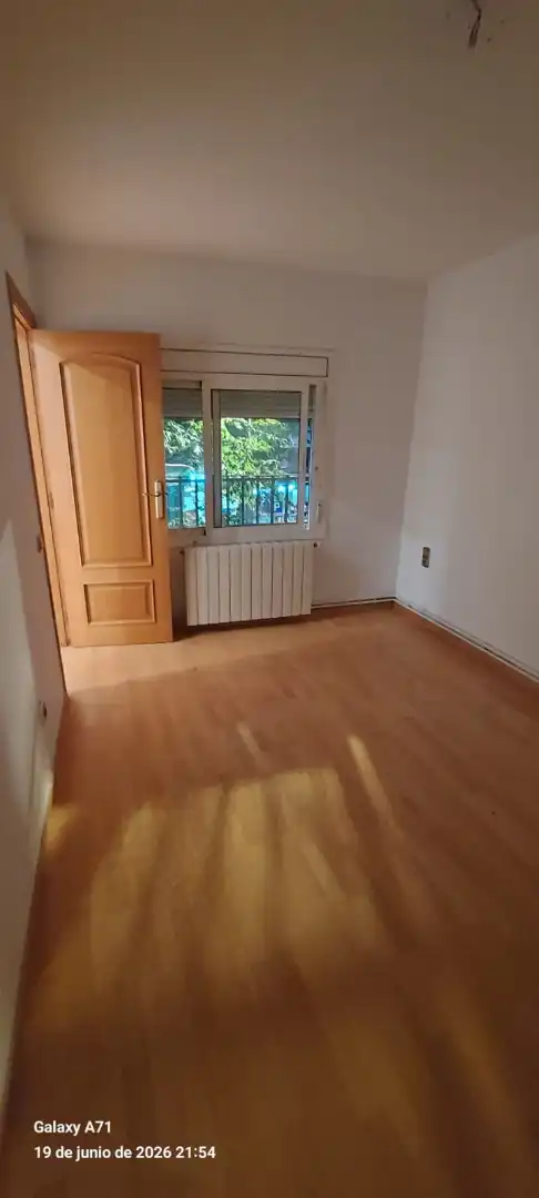 Schlafzimmer von Wohnungen zur Miete in L'Hospitalet de Llobregat mit Heizung und Parkett