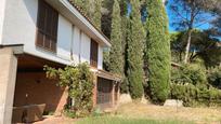 Vista exterior de Casa o xalet en venda en Castellar del Vallès amb Jardí privat i Traster