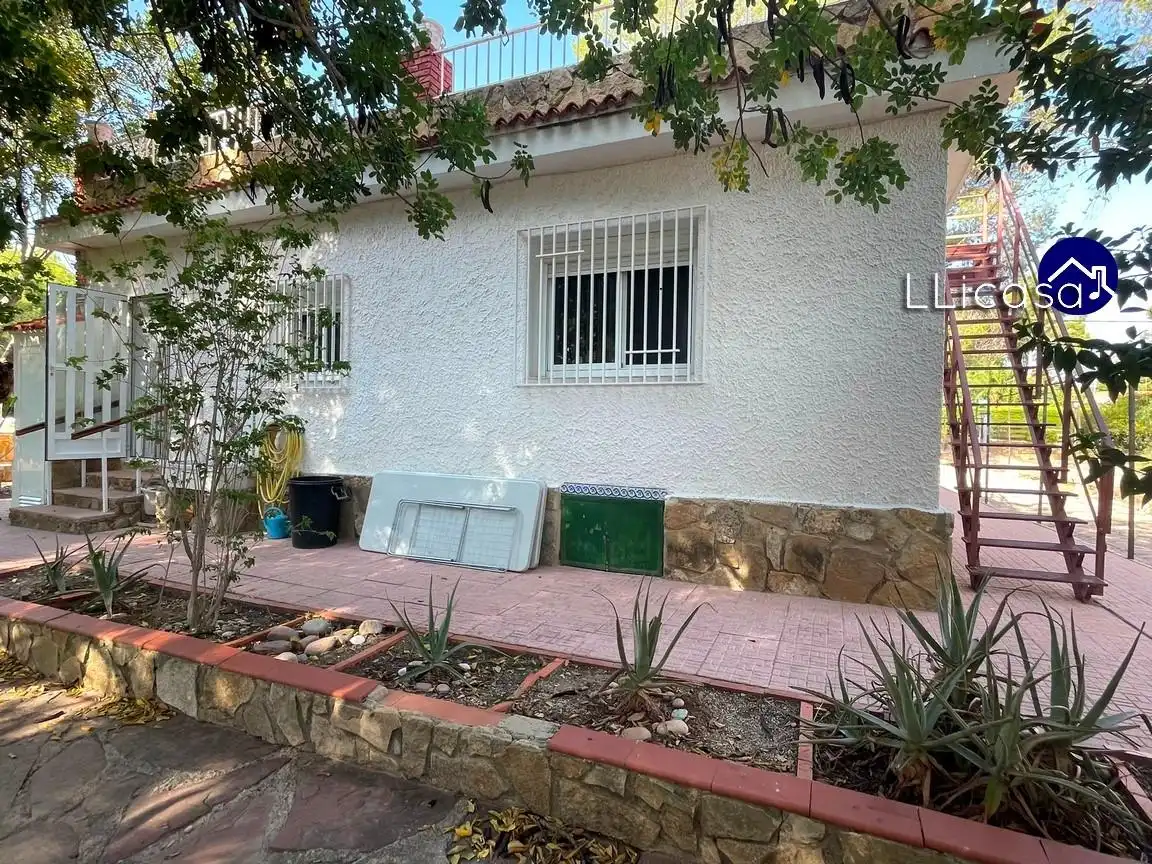 Vista exterior de Casa o xalet de lloguer en Olocau amb Calefacció, Jardí privat i Terrassa