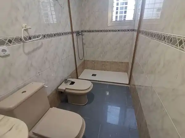 Baño de Ático para compartir en Almería con Terraza, Amueblado y Horno