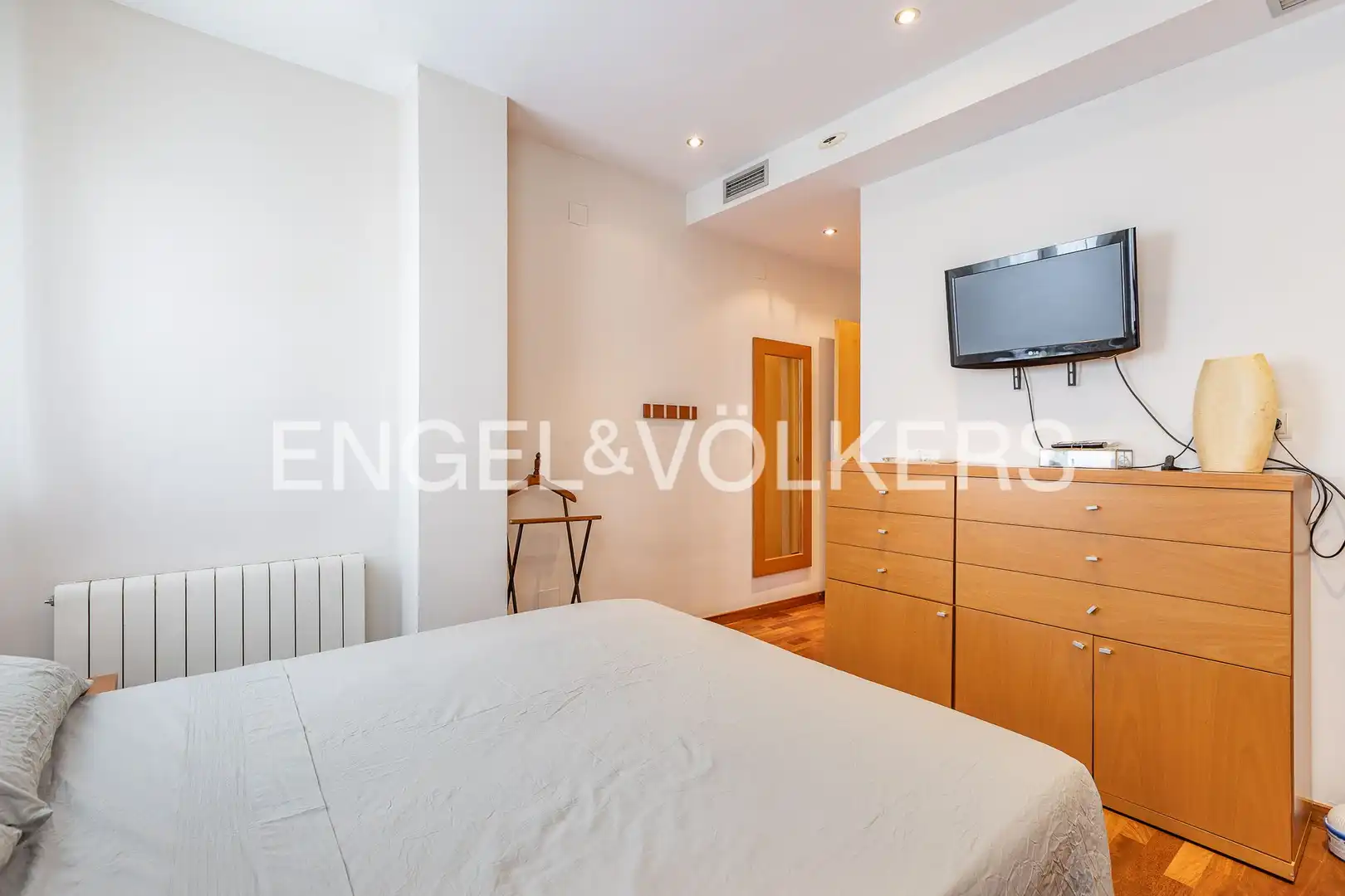 Habitación de Casa adosada en venta en Sabadell con Aire acondicionado, Calefacción y Parquet