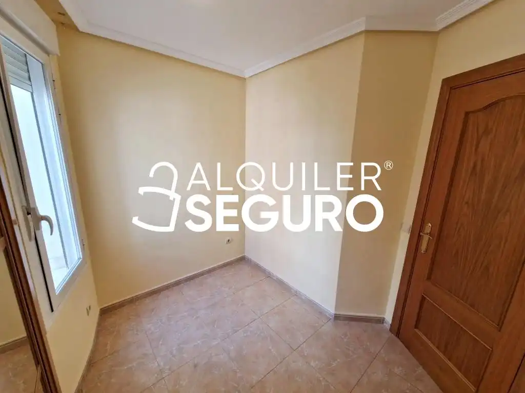 Bedroom of Flat for rent in Móstoles  with Heating and Storage room