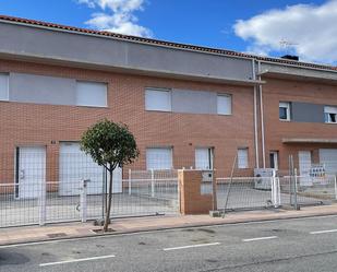 Vista exterior de Casa adosada en venda en Murchante amb Terrassa