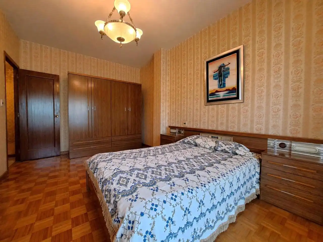 Dormitori de Pis en venda en Ourense Capital  amb Parquet, Traster i Moblat