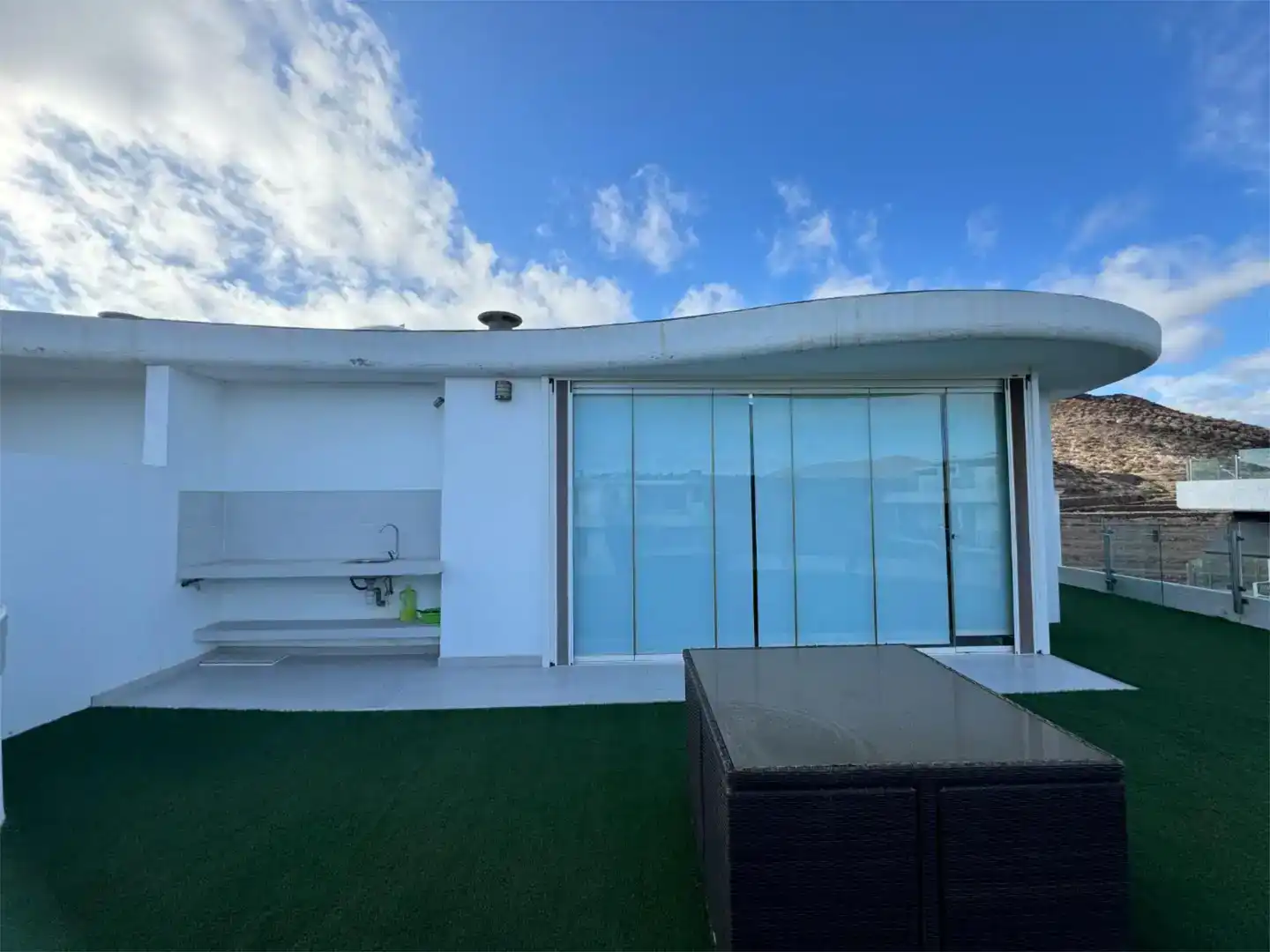 Vista exterior de Dúplex en venda en Arona amb Aire condicionat, Piscina i Balcó
