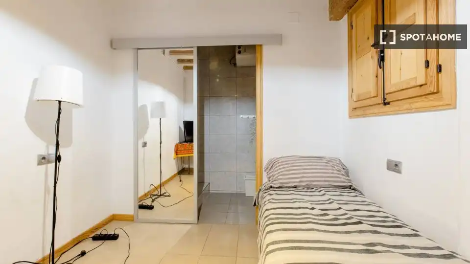 Flat to rent in Ciutat Vella, imagen 2
