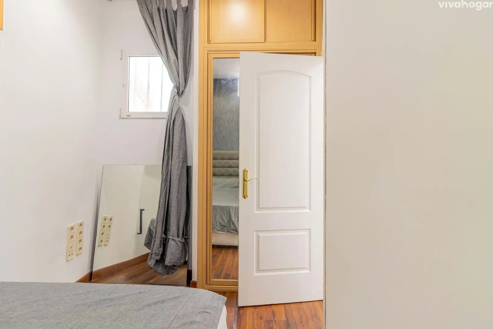 Bedroom of Flat for sale in Madrid  with Air Conditioner, Heating and Furnished