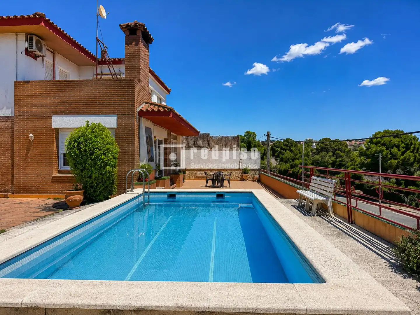 Swimming pool of Houses for sale in Badalona  with Air Conditioner, Heating and Private garden