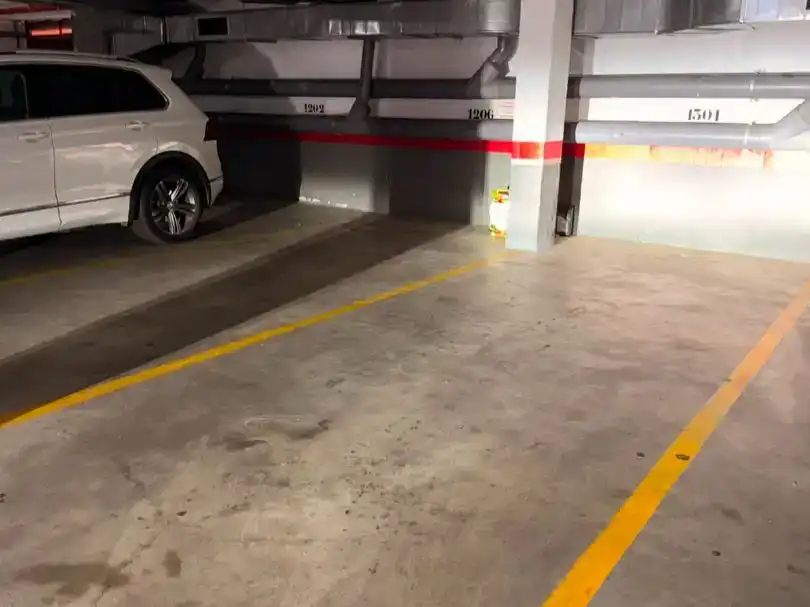 Parkplatz von Wohnung zur Miete in Marbella mit Klimaanlage, Privatgarten und Schwimmbad