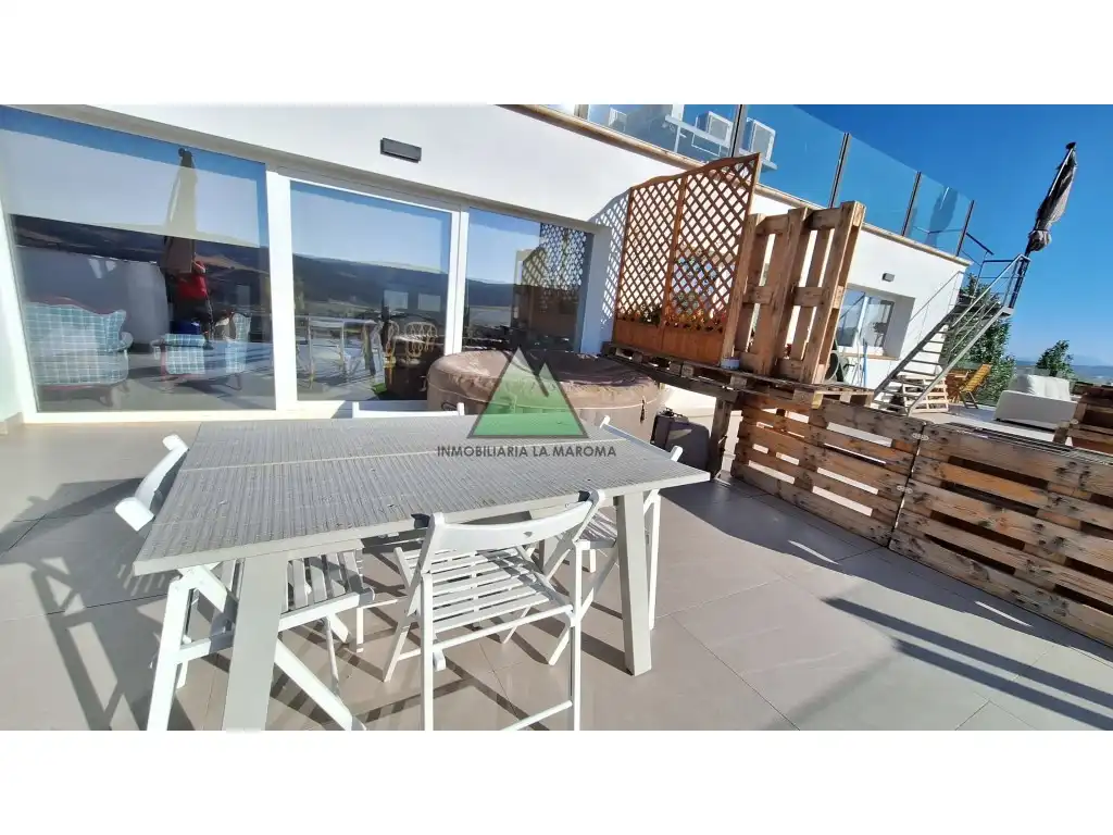 Penthouse with terrace for sale in Calle Real