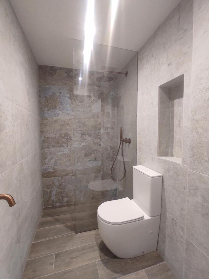 Bathroom of Premises for sale in  Valencia Capital