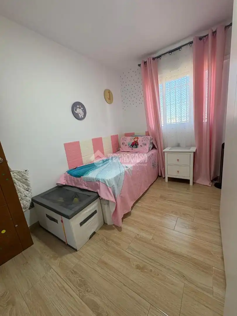 Dormitori de Pis en venda en Sevilla amb Aire condicionat i Terrassa