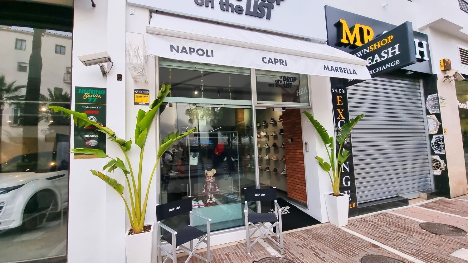 Vista exterior de Local en venda en Marbella amb Aire condicionat