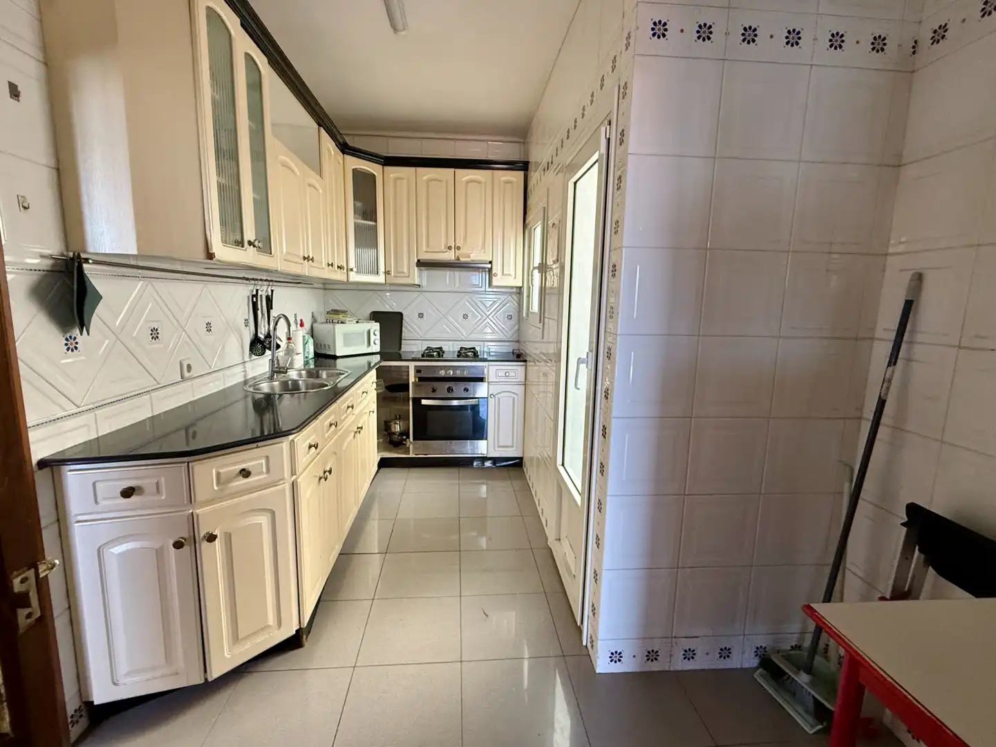 Küche von Dachboden zum Verkauf in Barcelona mit Heizung, Terrasse und Balkon