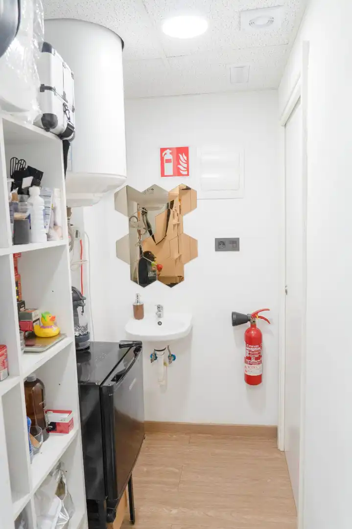 Baño de Local en venta en Barakaldo  con Amueblado