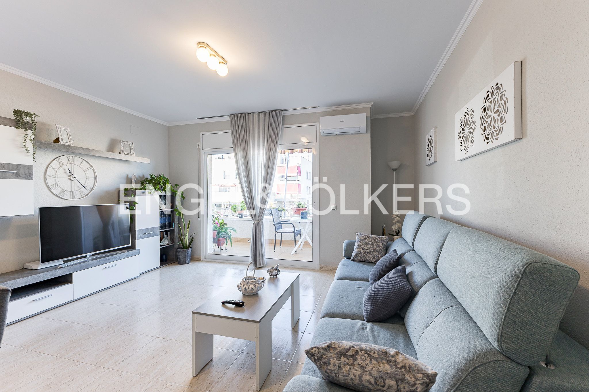 Sala d'estar de Apartament en venda en Cubelles amb Aire condicionat, Calefacció i Terrassa