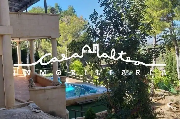 Villa avec piscine à vendre à Calle Calle Urbanización Alhama Spring