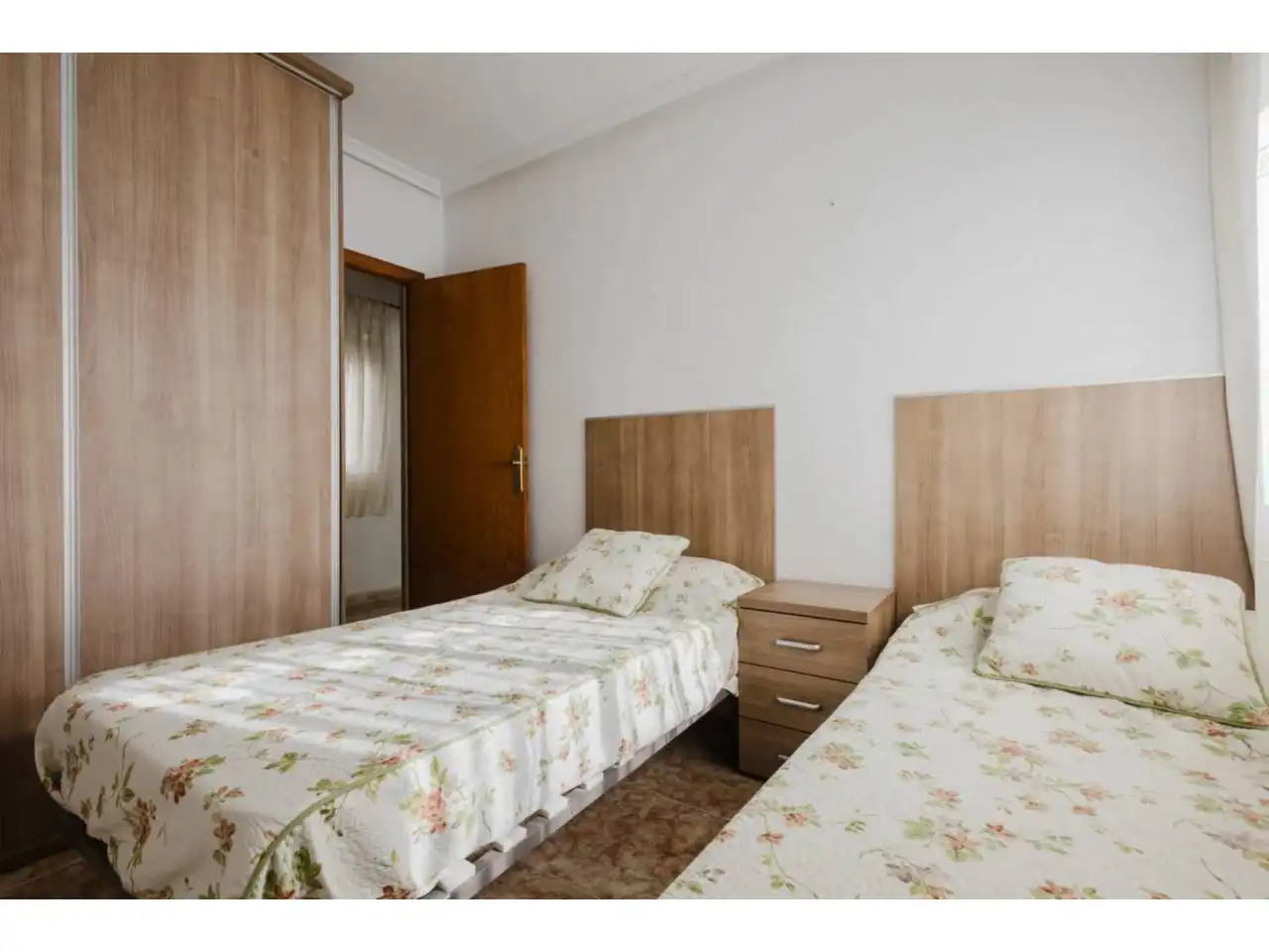 Habitación de Apartamento en venta en Torrevieja con Aire acondicionado, Calefacción y Terraza