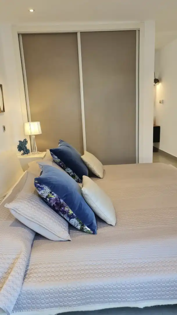 Habitación de Casa o chalet de alquiler en Estepona con Aire acondicionado, Jardín privado y Terraza
