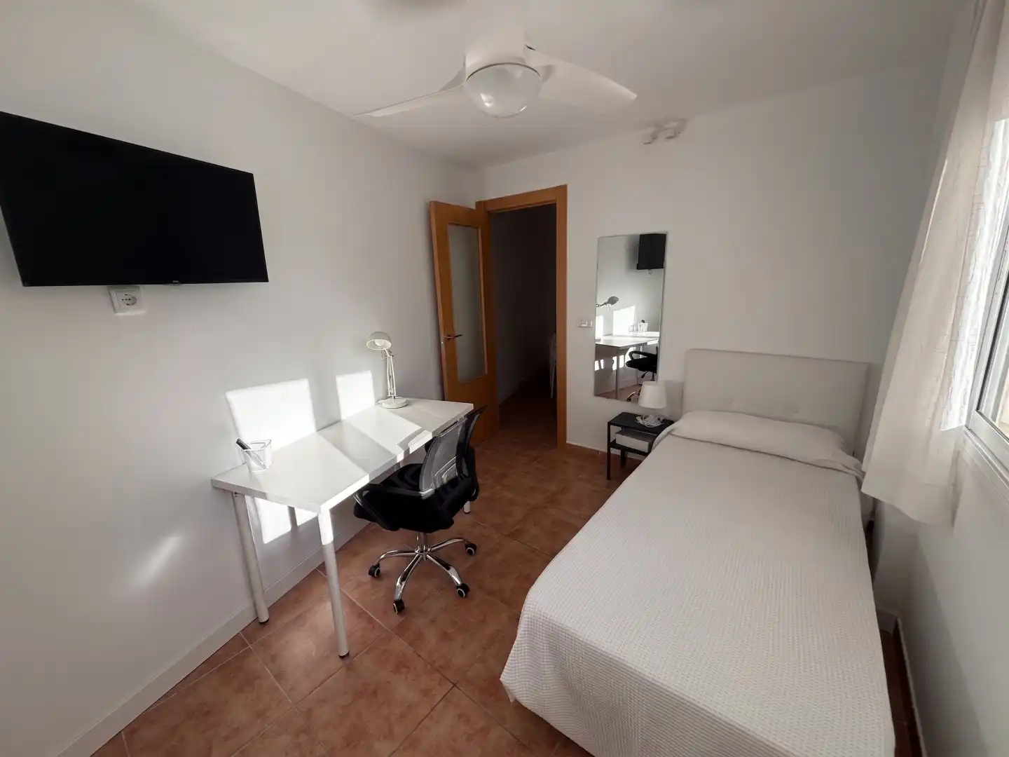 Schlafzimmer von Wohnung zur Miete in Valladolid mit Heizung, Terrasse und Möbliert