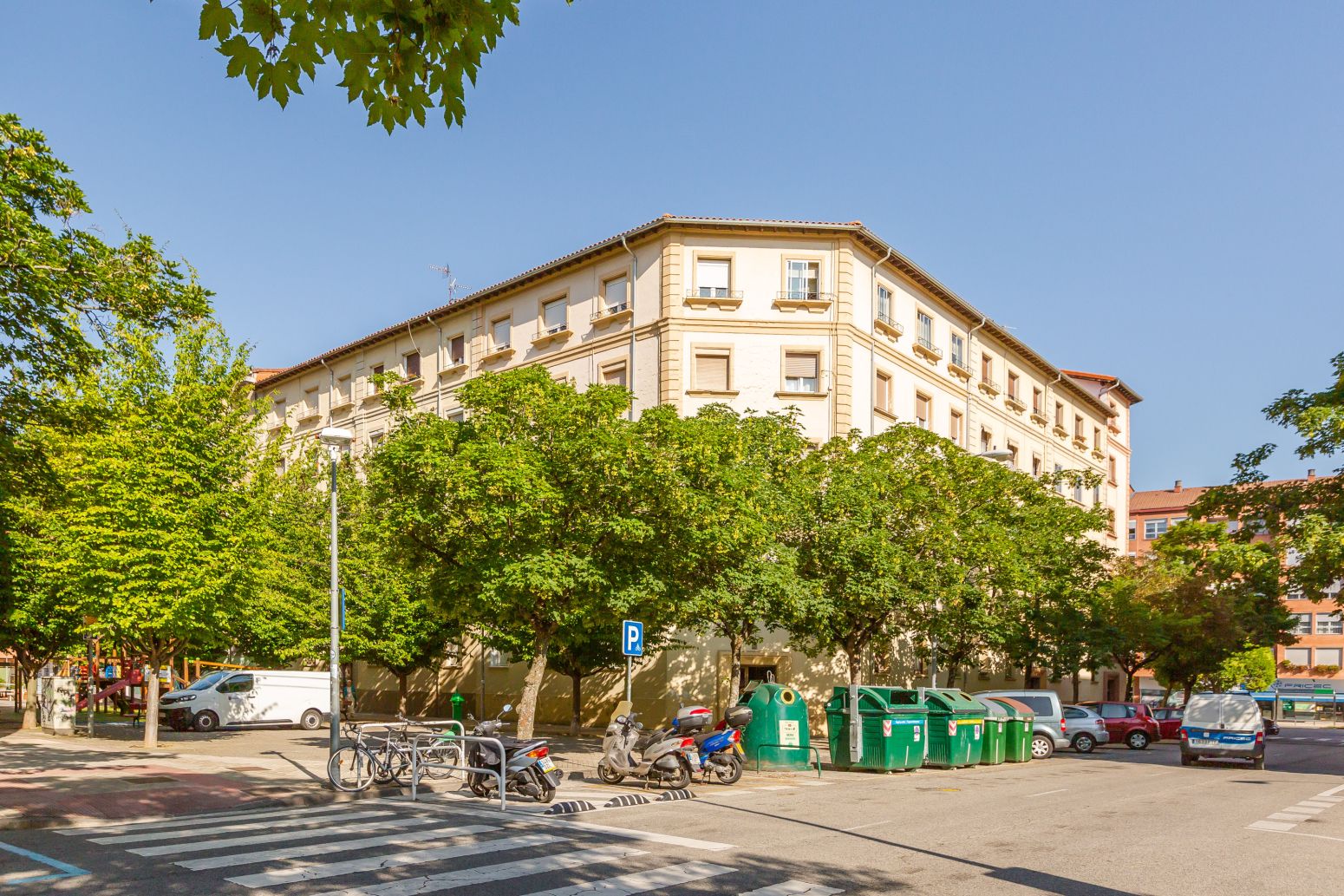 Vista exterior de Pis en venda en  Pamplona / Iruña amb Calefacció i Parquet