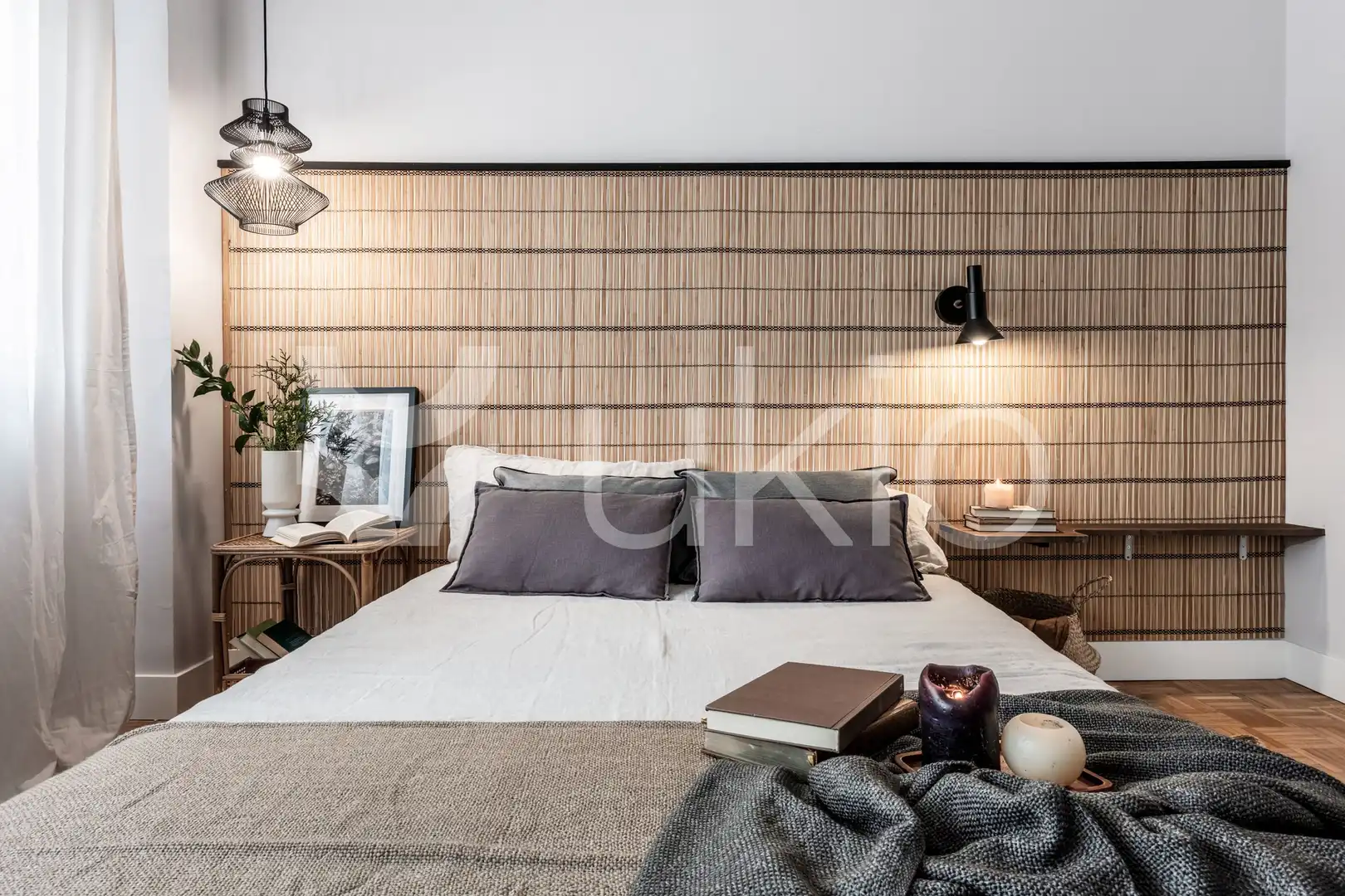 Dormitori de Apartament de lloguer en Madrid amb Aire condicionat, Calefacció i Moblat