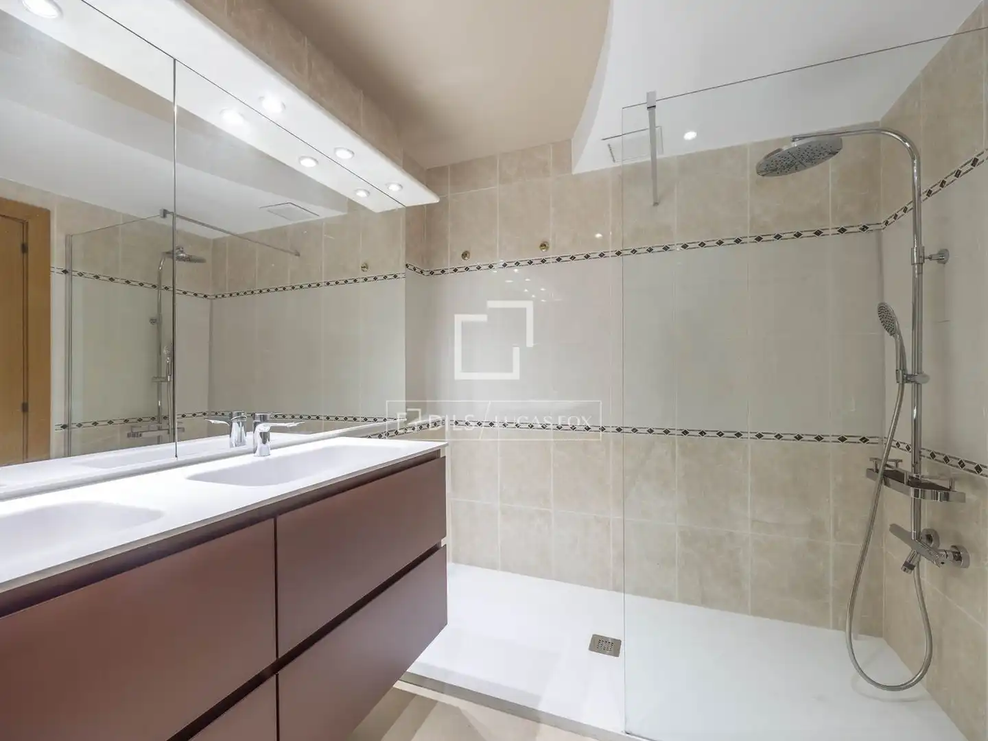 Badezimmer von Wohnung zur Miete in Gandesa mit Klimaanlage, Heizung und Privatgarten