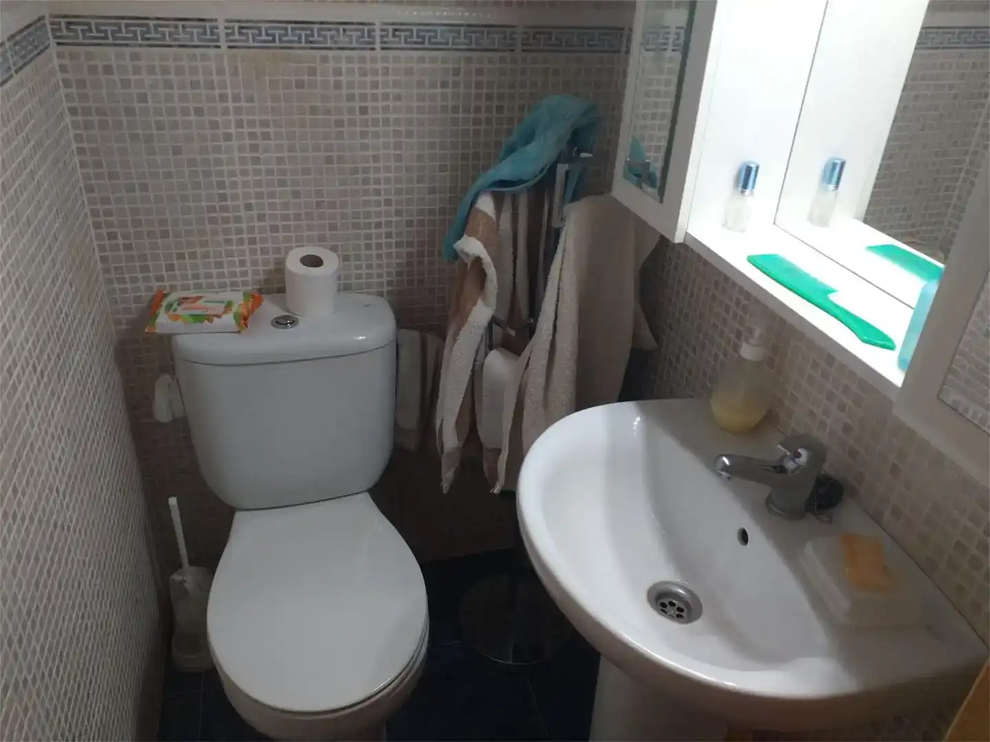 Baño de Casa adosada en venta en Villavaliente con Parquet, Trastero y Amueblado