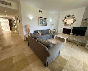 Living room of Flat for sale in Marbella  with Air Conditioner, Terrace and Balcony